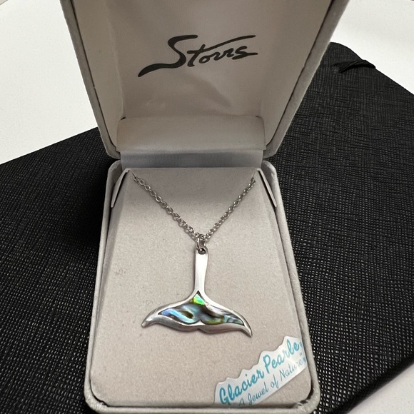 Glacier Pearle Whale Tail Necklace - Picture 6 of 8